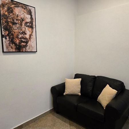 Newly Renovated 2 Rooms Apartment Downtown Nitra Luaran gambar