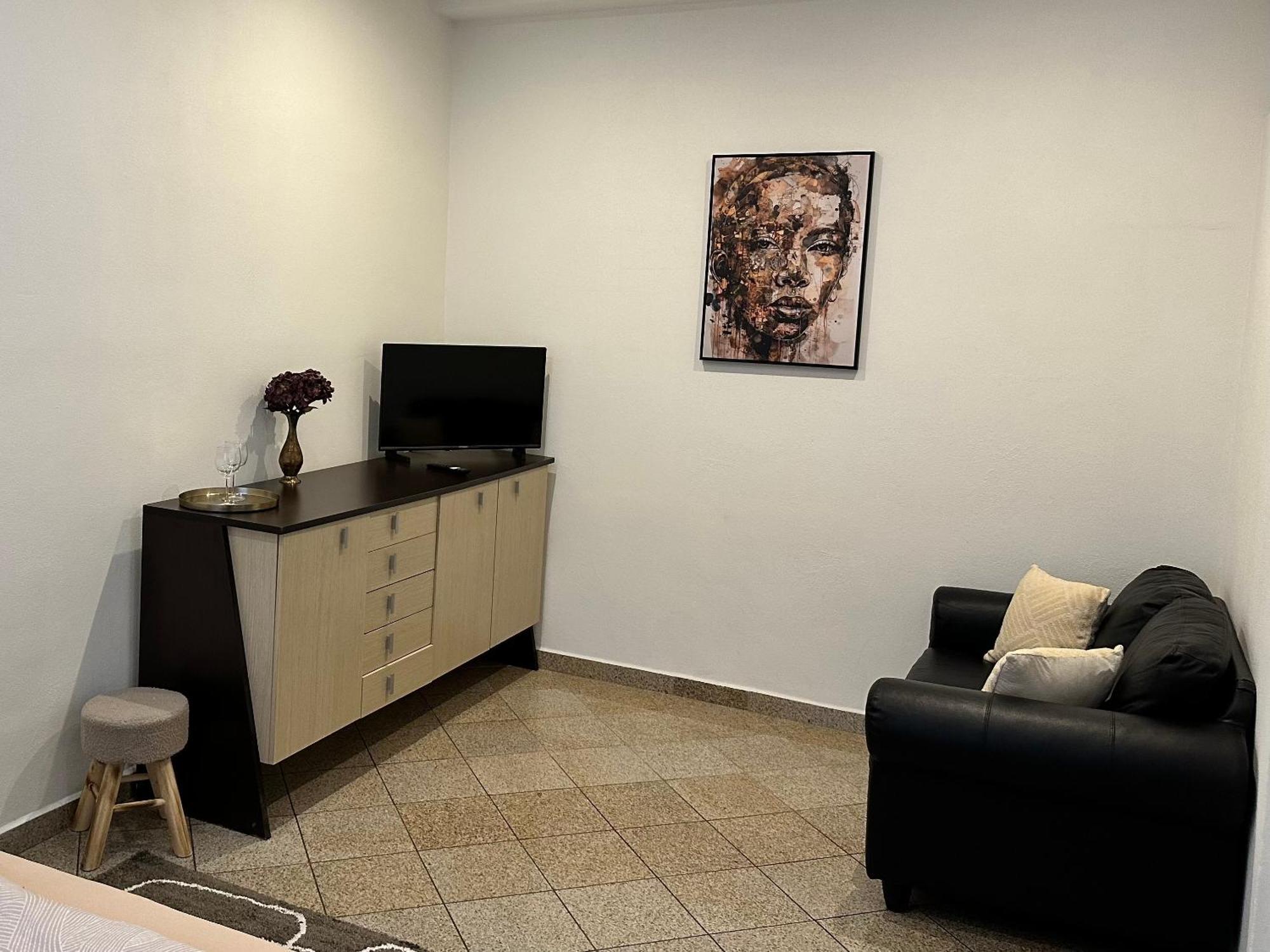 Newly Renovated 2 Rooms Apartment Downtown Nitra Luaran gambar